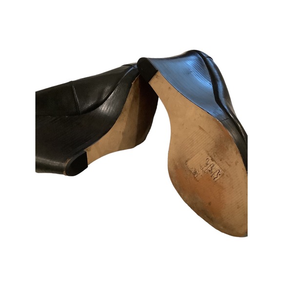 Michael Kors Black Peep Toe and Gold Wedges SIZE 8 - Picture 4 of 4